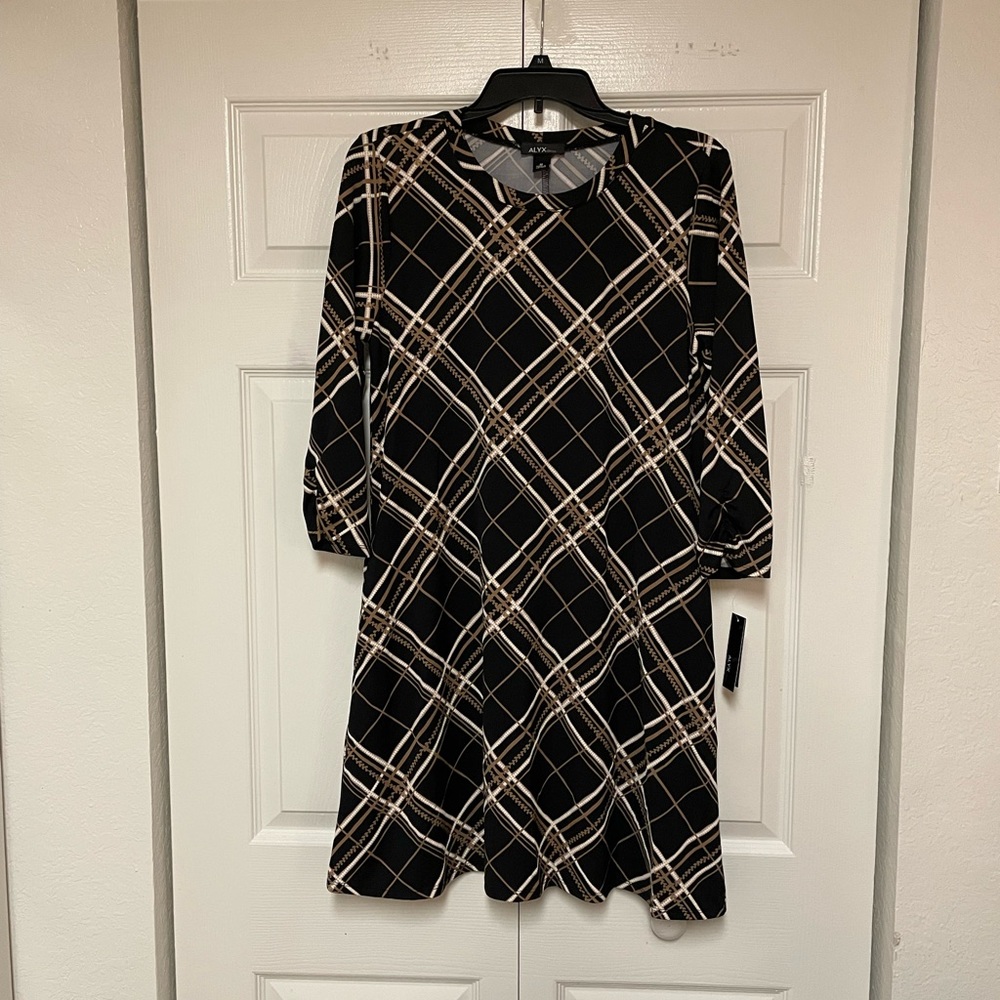 Alyx Three-fourth Sleeve Swing/ Trapeze Dress- Size Medium